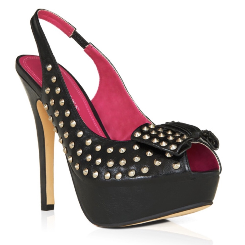 RARE! JustFab MAKEEDA Metal studded heels w/ bows